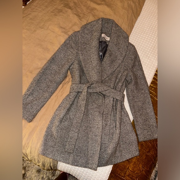 Circa 2012, Calvin Klein Grey Wool Coat, Size 6 - Picture 7 of 17